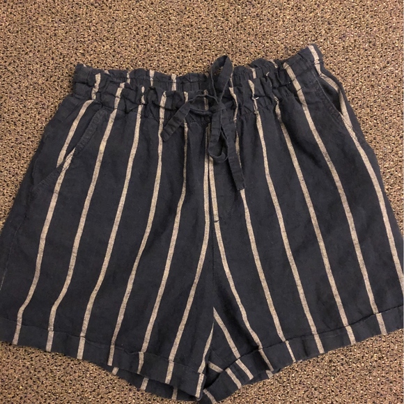 Uniqlo Pants - UniQlo Navy Blue/Silver stripped linen shorts